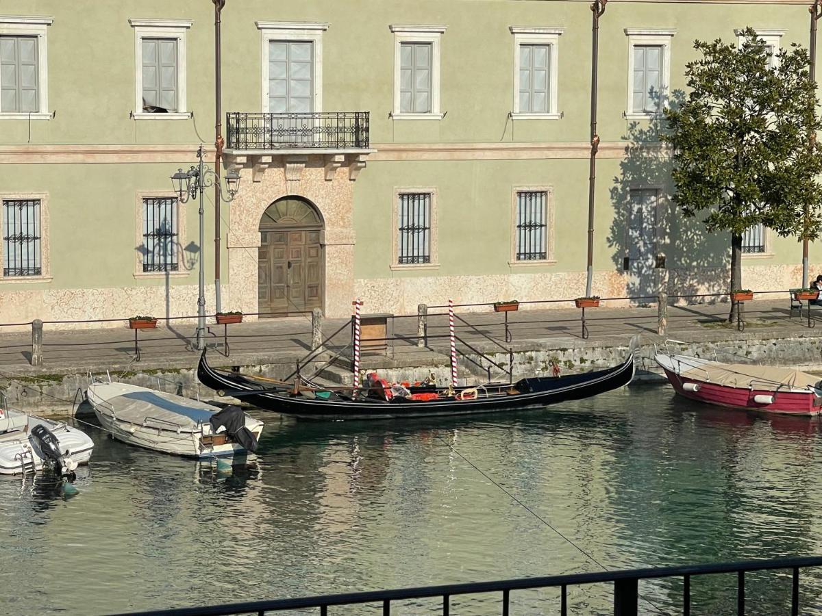 Time To Relax - La Terrazza Sul Lago Peschiera del Garda Eksteriør billede