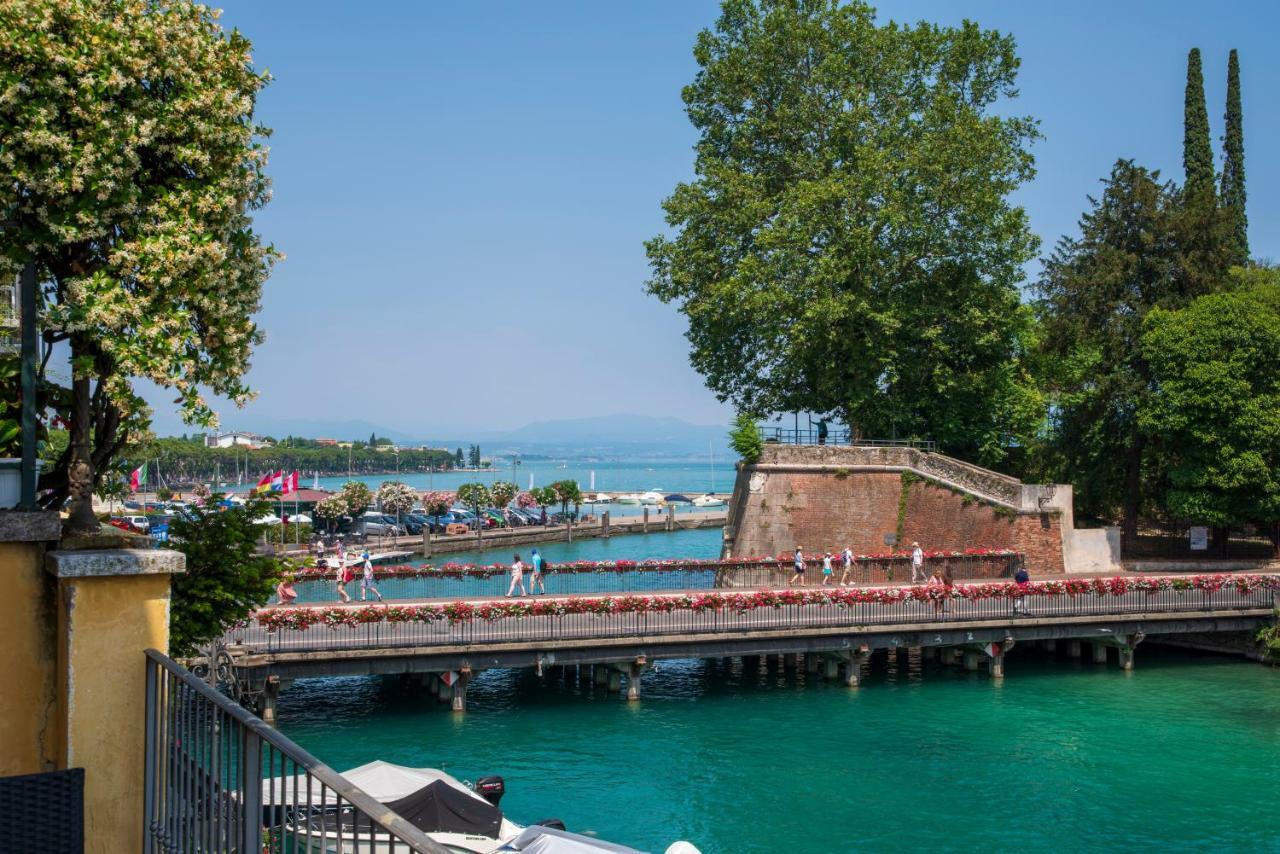Time To Relax - La Terrazza Sul Lago Peschiera del Garda Eksteriør billede